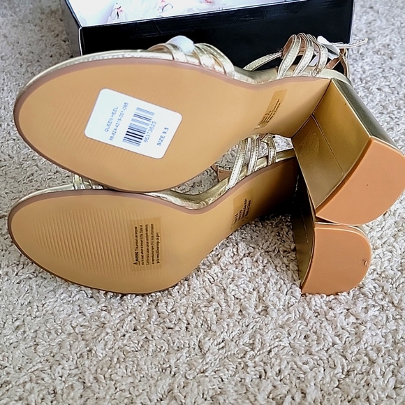 NY&C gold Queen Block Retro heels - Picture 6 of 8